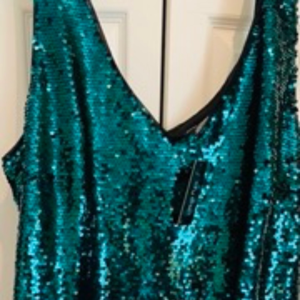 NWT City Chic Green Sequined Sleeveless Cami Top Size 20 (L)
